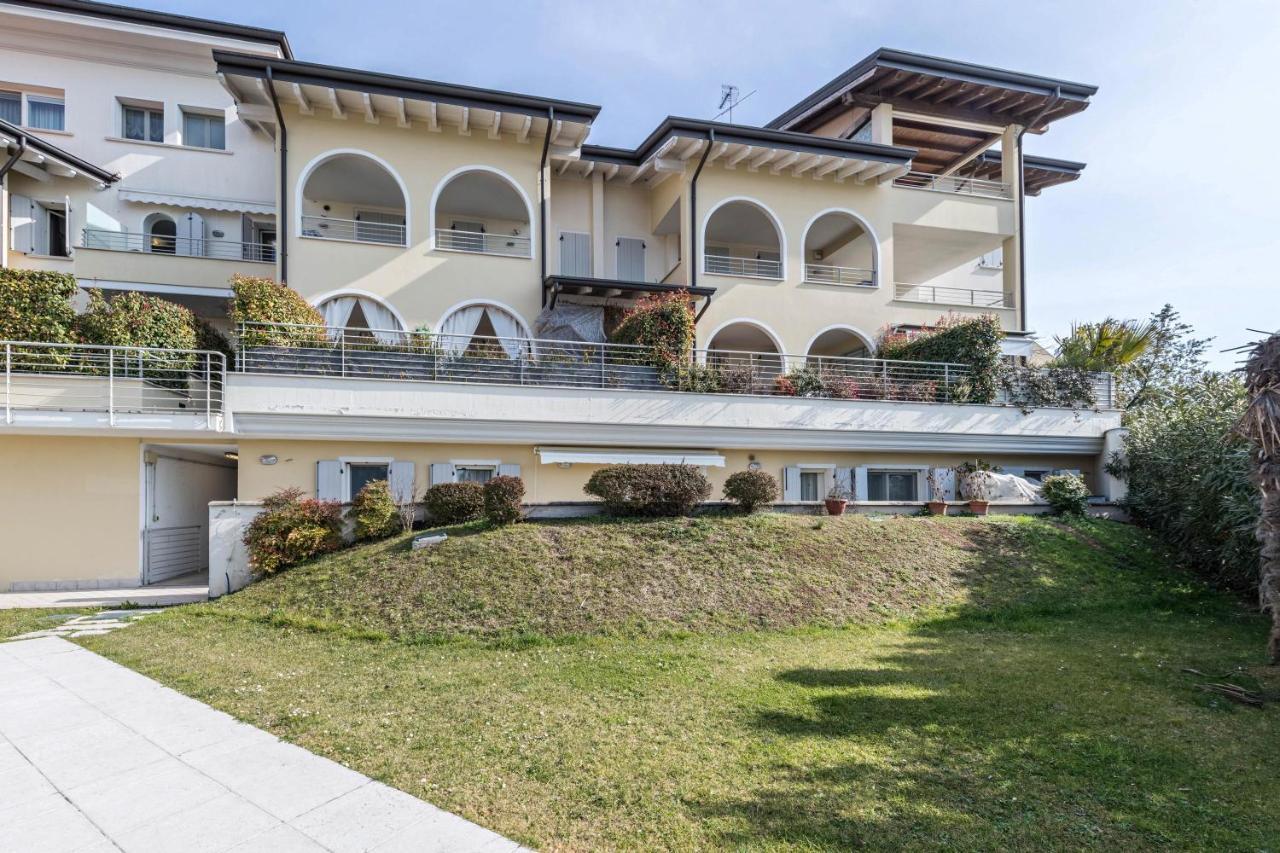 Luxury Apartment With Swimming Pool Lonato Exteriér fotografie